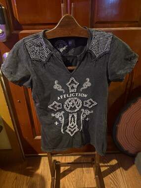 Womans bedazzled Affliction Size XL